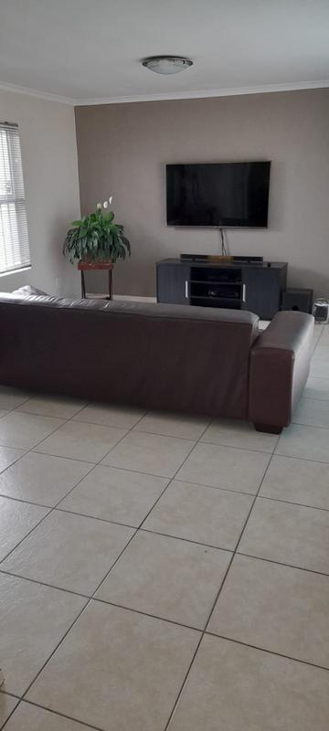 To Let 3 Bedroom Property for Rent in Sunningdale Western Cape